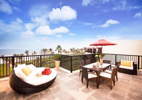 JA Palm Tree Court