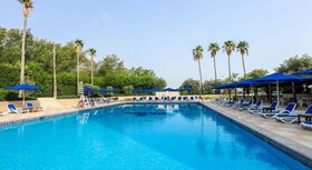 BM Beach Hotel