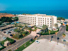 BM Beach Hotel