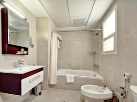 Creek Gate Hotel-Baithans