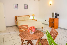 Coco Rose Guest House Bed and Breakfast