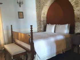 Copper & Lumber Store Hotel