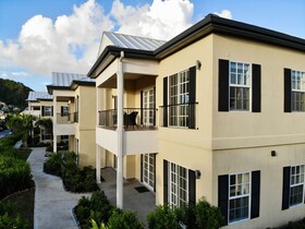 Colibri Court