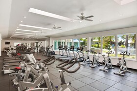 St. James's Club & Villas