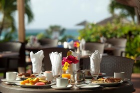 St. James's Club & Villas