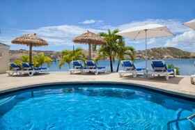 St. James's Club & Villas