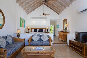 St. James's Club & Villas