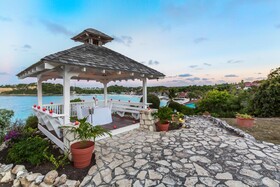 Pineapple Beach Club
