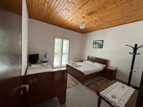 Guest House Emiljos Flamur