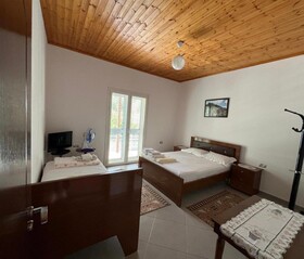 Guest House Emiljos Flamur