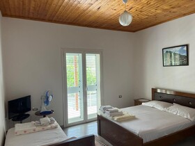 Guest House Emiljos Flamur
