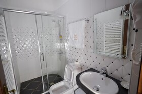 Hotel Kalemi 2