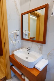 6 Milje Hotel