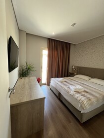 Class Hotel