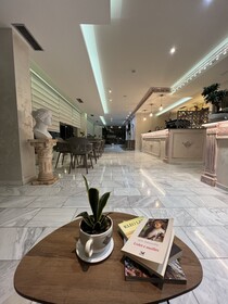 Class Hotel