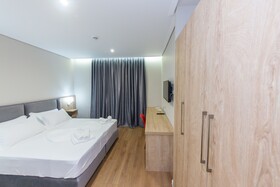 Class Hotel