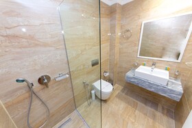 Class Hotel