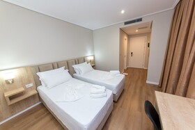 Class Hotel