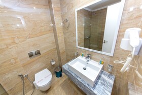 Class Hotel