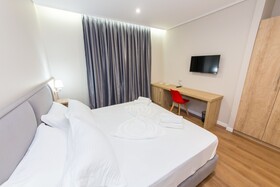Class Hotel