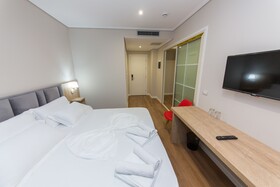 Class Hotel