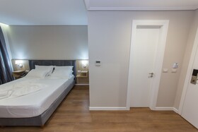 Class Hotel