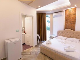 Joni Hotel