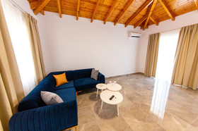 Santa Oliva Suites