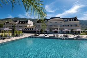 Acros Resort