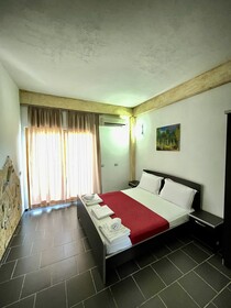 Oasis Hotel