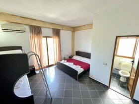 Oasis Hotel