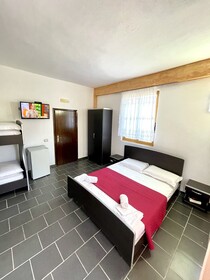 Oasis Hotel