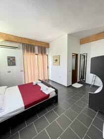Oasis Hotel