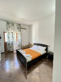 Oasis Hotel