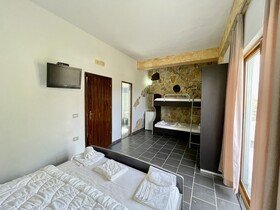 Oasis Hotel
