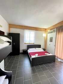 Oasis Hotel