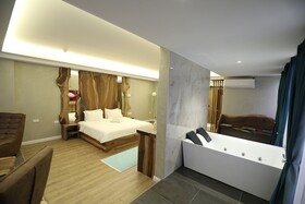 Hotel 1 Maji