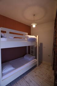 Hotel 1 Maji