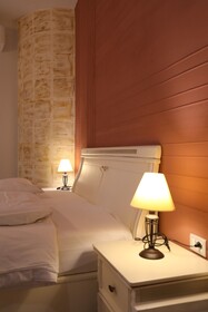 Hotel 1 Maji