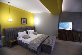 Hotel 1 Maji