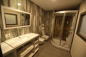 Hotel 1 Maji