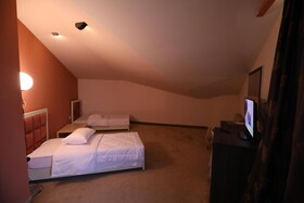 Hotel 1 Maji