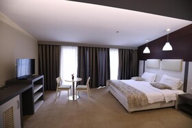 Hotel 1 Maji