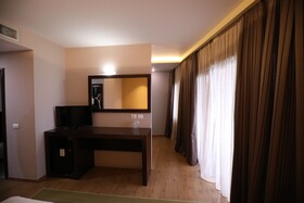 Hotel 1 Maji