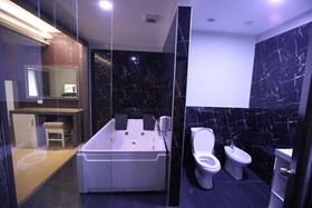Hotel 1 Maji