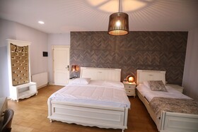 Hotel 1 Maji