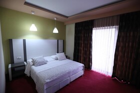 Hotel 1 Maji