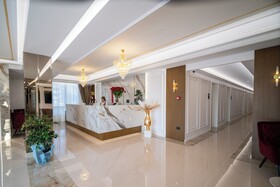 Holiday Hotel