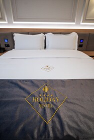 Holiday Hotel