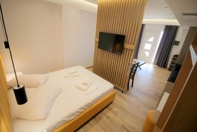 Alis Apartments